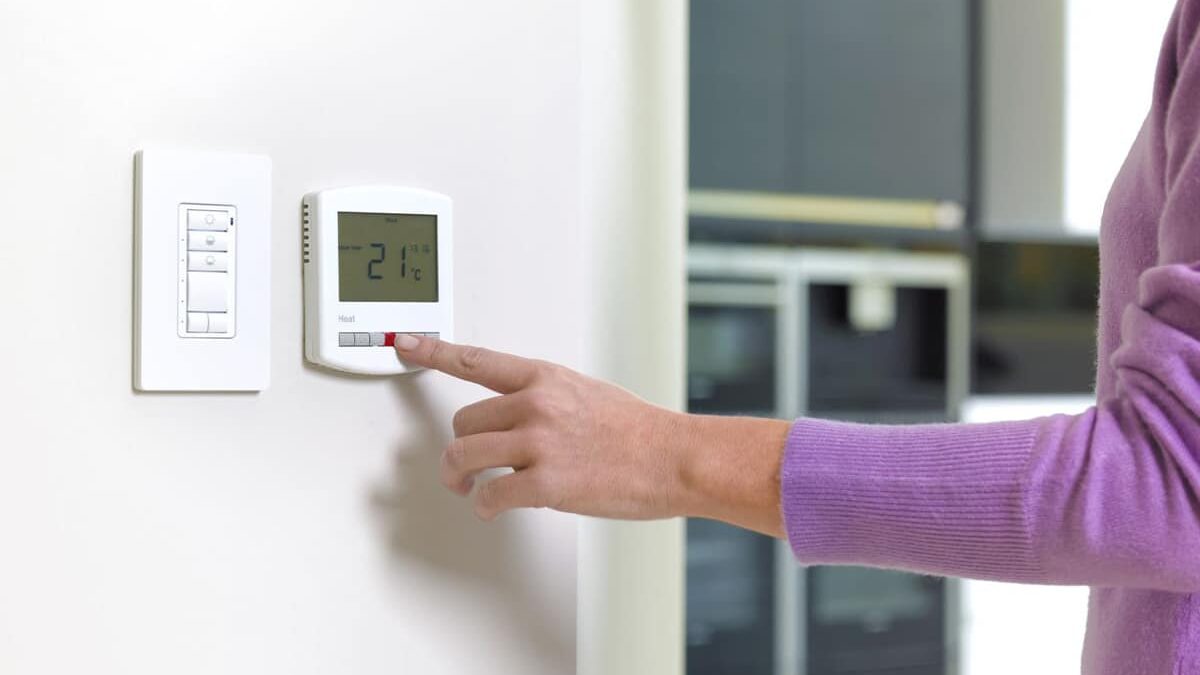 Temperatura exacta la care sa setezi termostatul centralei pentru a preveni umezeala mucegaiul si co