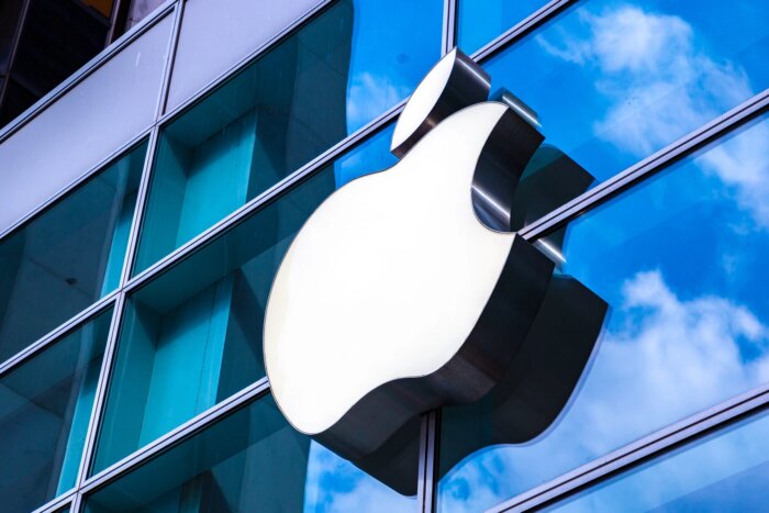 Pe ce introduce Apple, funcția de mesaje de urgență prin satelit? apple logo e1733211278382