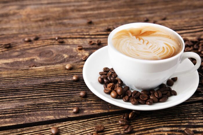 cafea cu lapte scaled e1702071975583