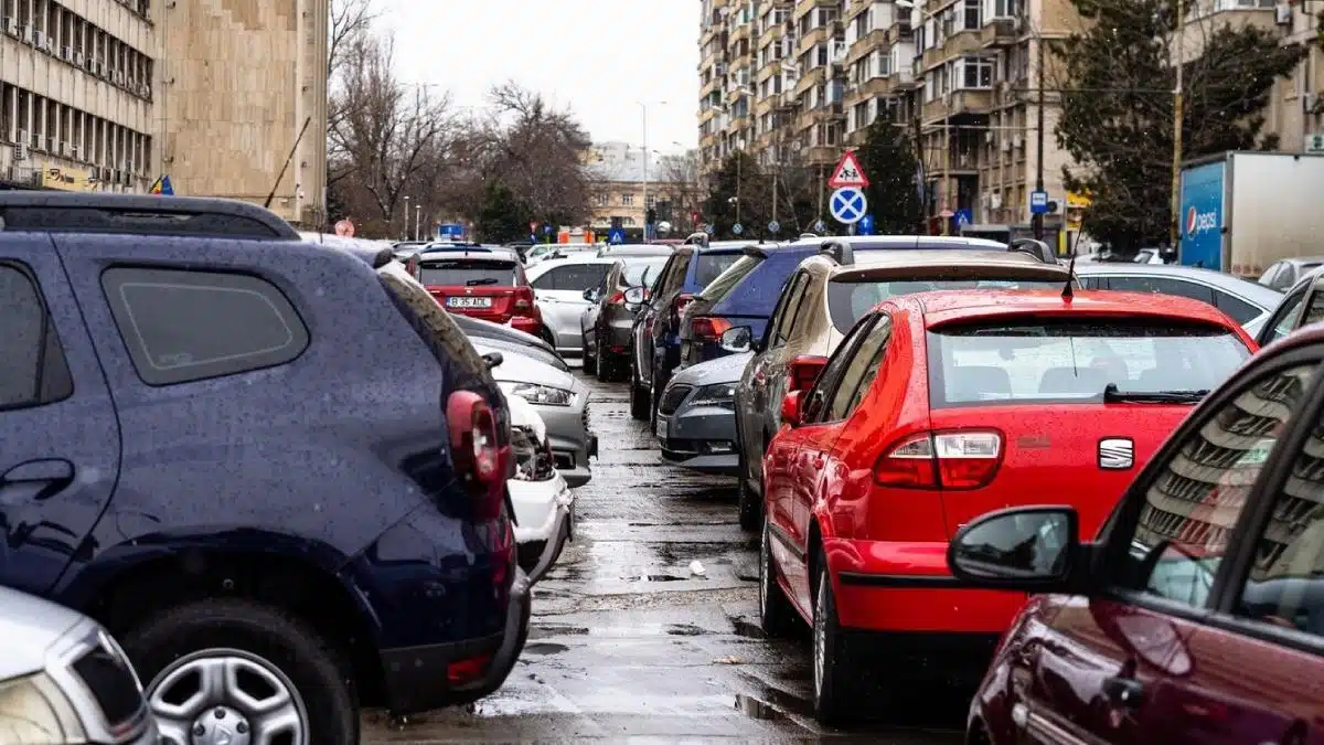 Cât este amenda pentru parcare neregulamentară, unde se plăteşte şi ce se întâmplă dacă nu este plătită?