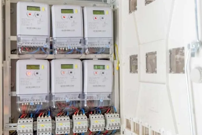 contor-retele-electrice_edited.jpg