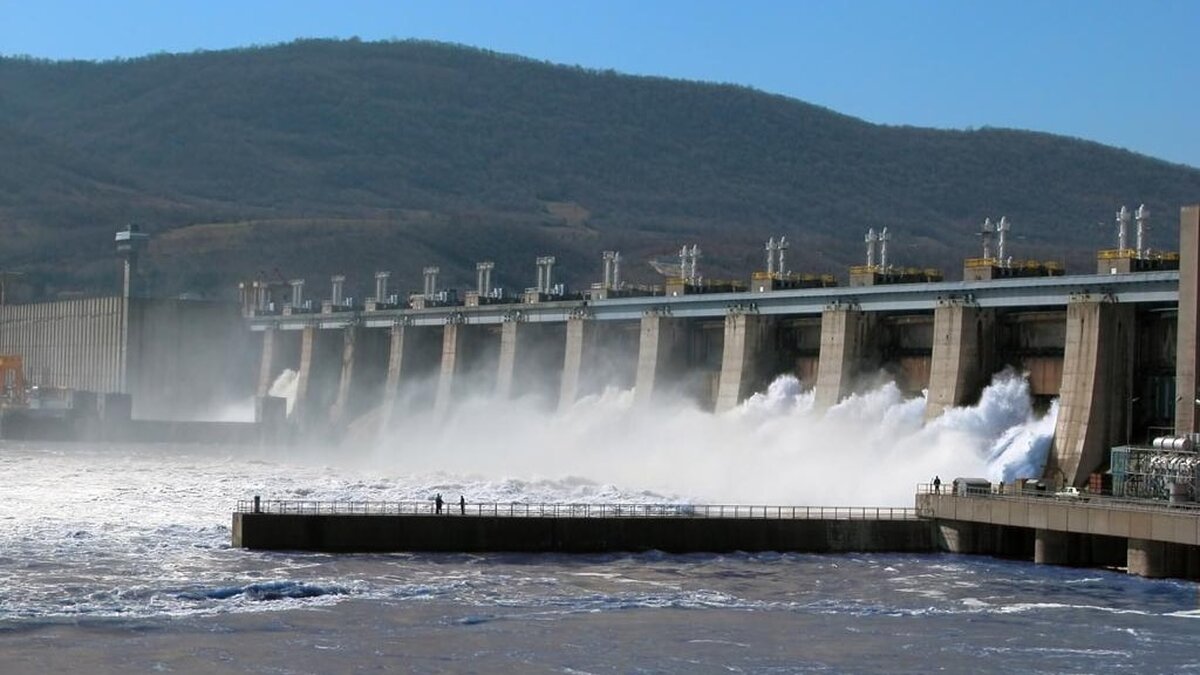 Ce prețuri la energie electrică cere Hidroelectrica şi cât dă cel mai mare consumator de energie electrică din țară