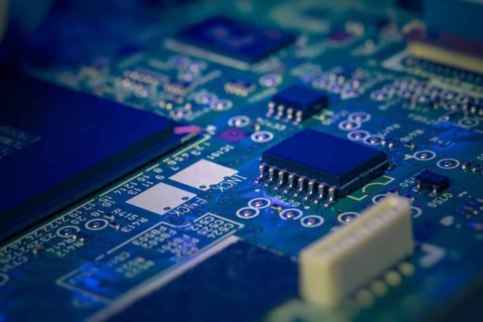 semiconductori e1735573334997