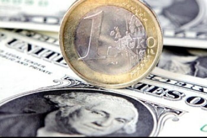Economicanet Dolarul se va indrepta catre 5 lei dar