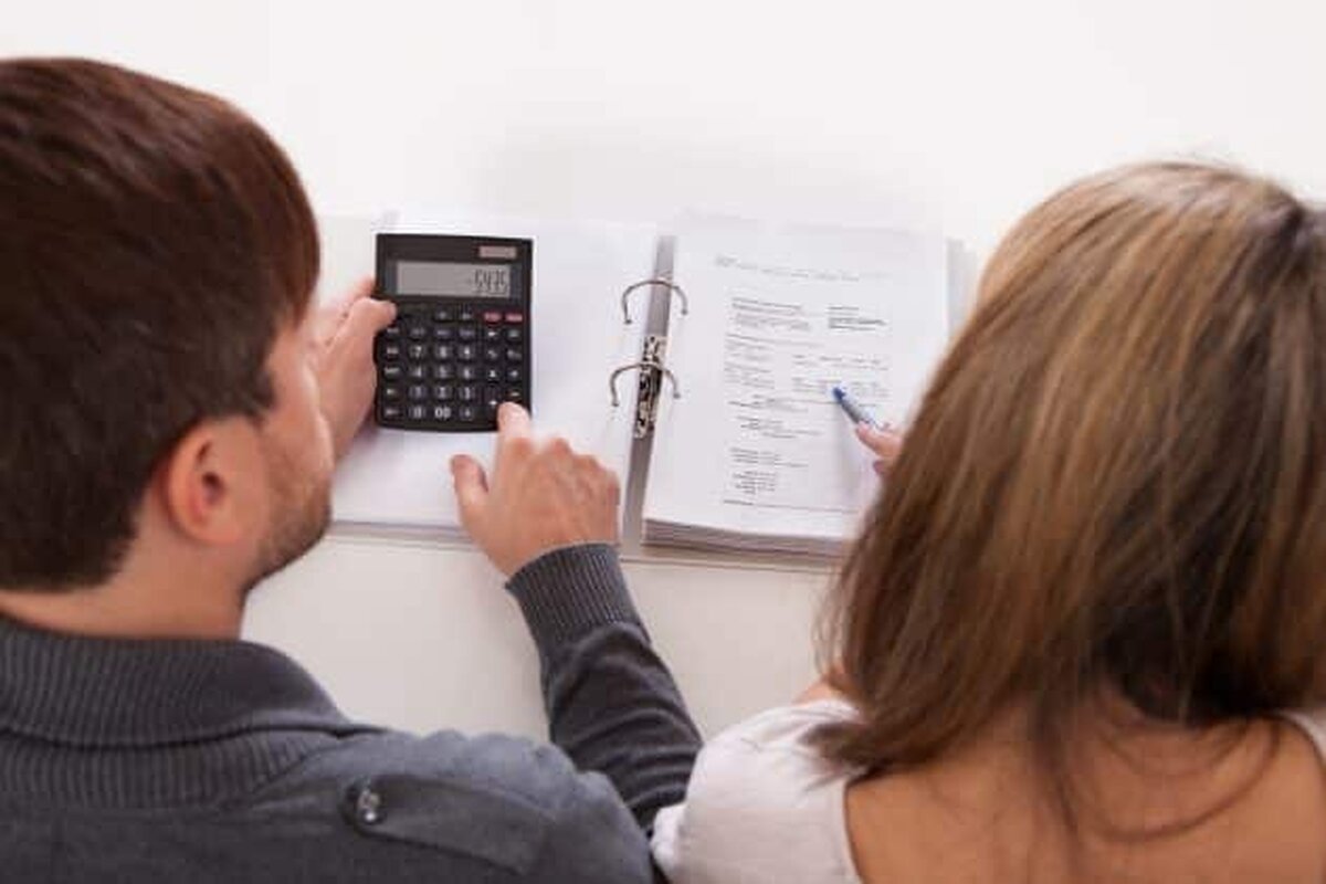 Care a fost raportul dintre veniturile medii lunare şi cheltuielile pe gospodărie, în trimestrul 3 din 2024, faţă de perioada similară din 2023?