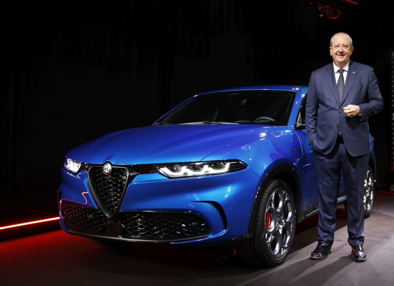 Ce oferă grupul Stellantis dealerilor care reușesc să vândă mai multe mașini electrice