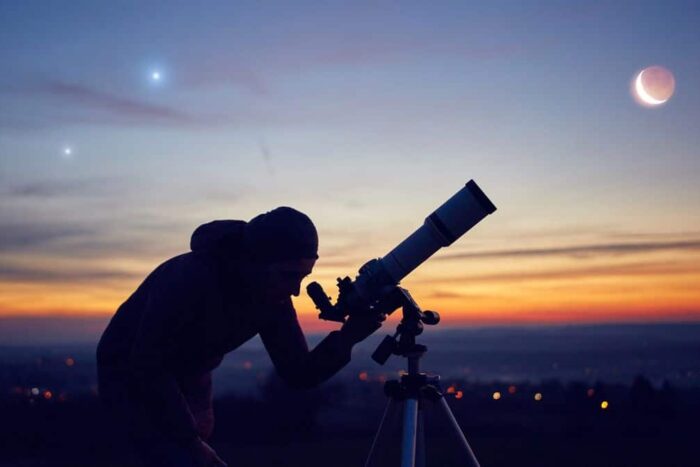 Luna Lupului si Marte Cum sa vezi luna plina din ianuarie 2025 alaturi de planeta rosie