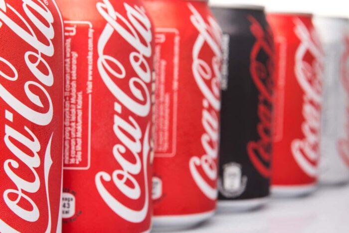 Ce noutăți pregătește gigantul băuturilor Coca Cola, după 17 ani de activitate? Produsul Cola care se intoarce pe rafturi dupa 17 ani. Ce noutati pregateste gigantul bauturilor