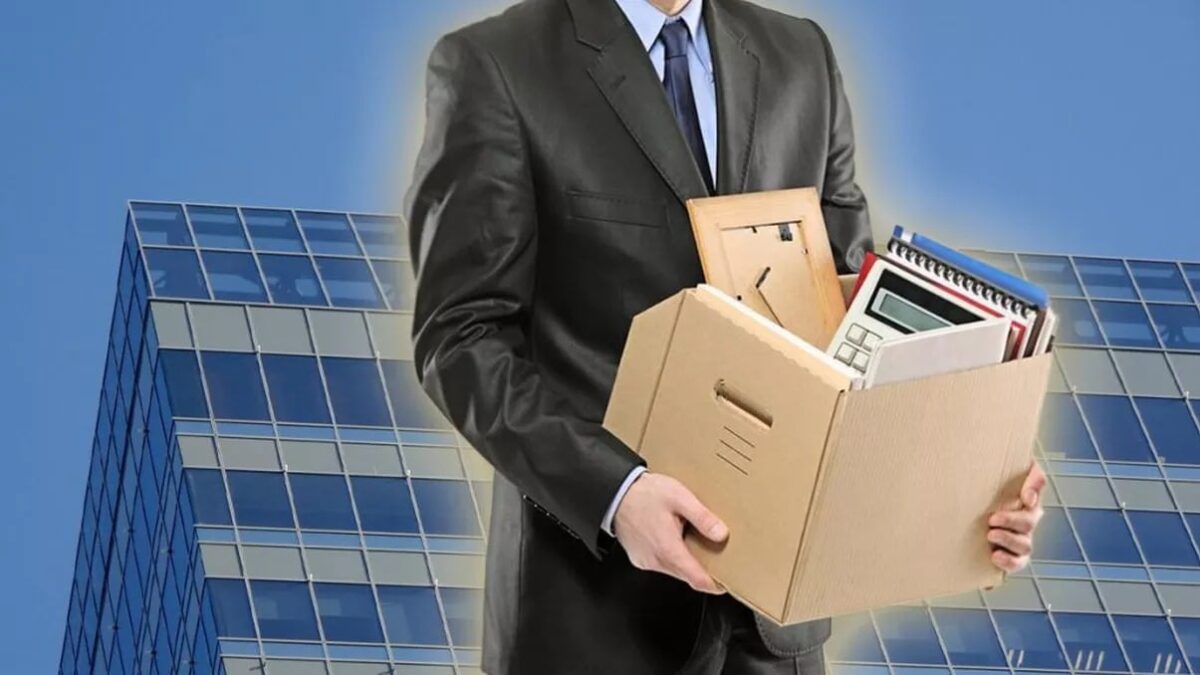 Romanii care vor fi scutiti de valul de concedieri in 2025. Singurele domenii care scapa de restruct