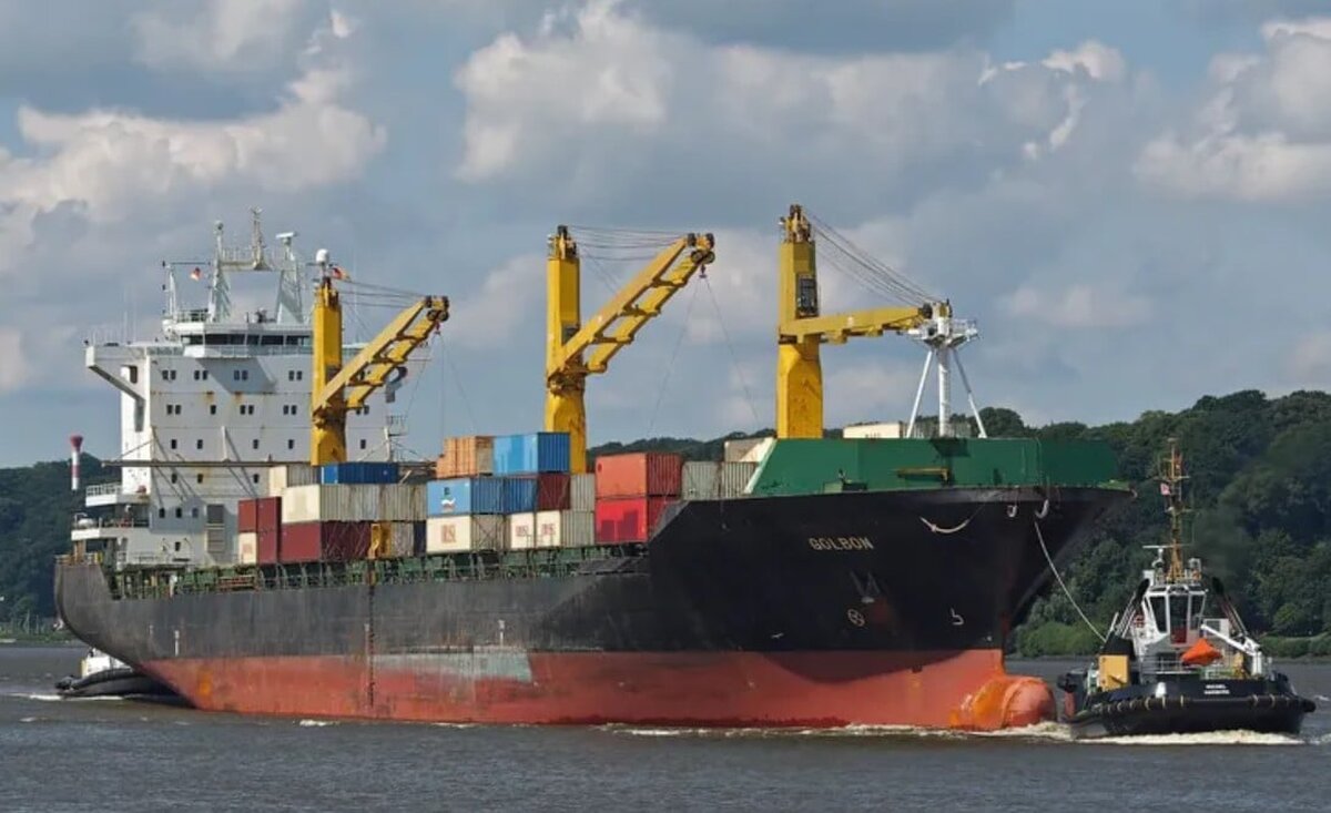 Navele Golbon şi Jairan care transportă peste 1.000 de tone de perclorat de sodiu urmează să plece din China spre Iran