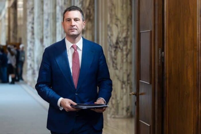 Cum a schimbat audierea lui Călin Georgescu, costul finanțărilor, activitatea băncilor şi rata dobânzilor EXCLUSIV Ministrul Finantelor Tanczos Barna Vom plati doar dobanzi de