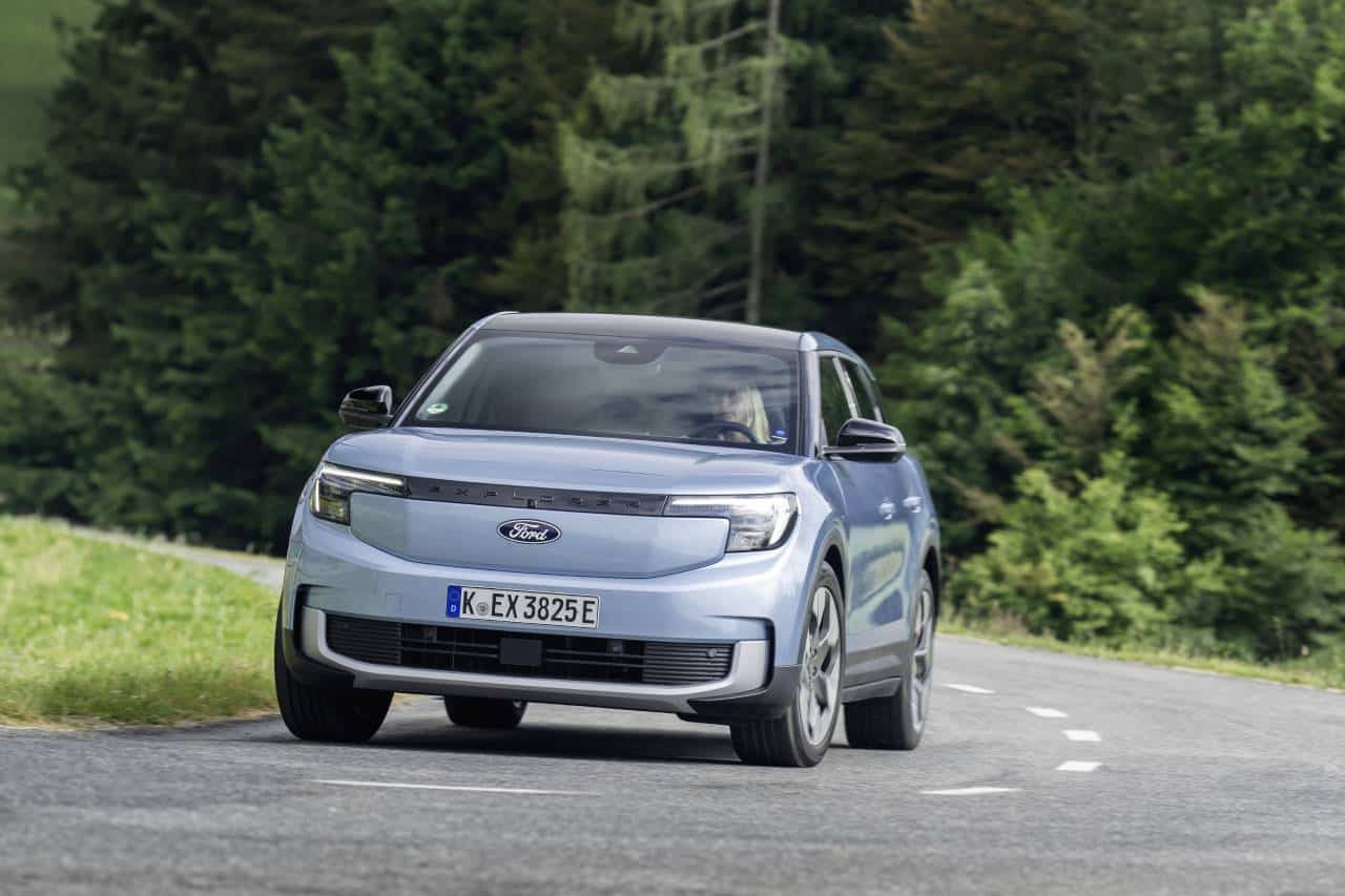 Compania Ford, a informat că desfiinţează anumite bonusuri, pentru a-și reduce costurile umflate