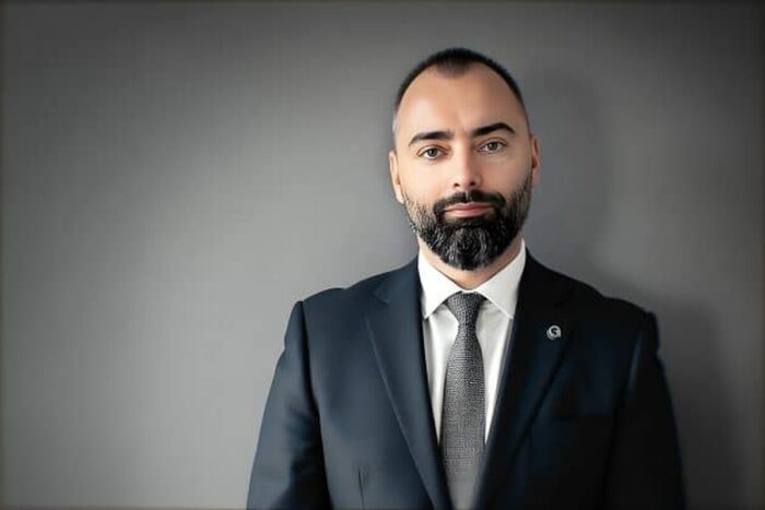 Ce aşteaptă furnizorul de echipamente și soluții pentru sudare Plasmaserv Metal Connection, de la Adrian Sălăjan, în funcția de CEO? Furnizorul de echipamente si solutii pentru sudare Plasmaserv Metal Connection