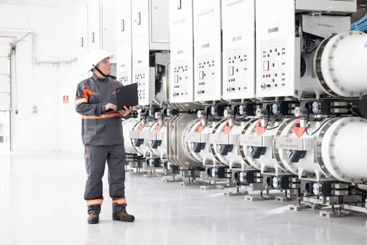 Care sunt investiţiile companiei Rețele Electrice România, parte a grupului PPC, în modernizarea și digitalizarea rețelelor electrice de distribuție?