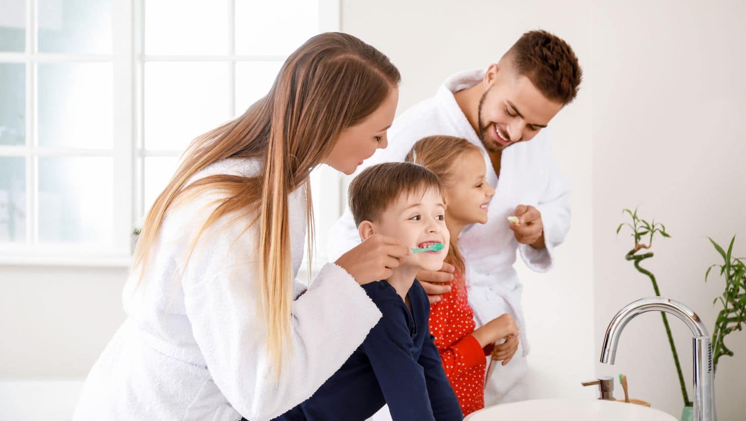 Sănătatea Orală: Strategii Eficiente pentru Crearea Obiceiurilor Pozitive În Familie