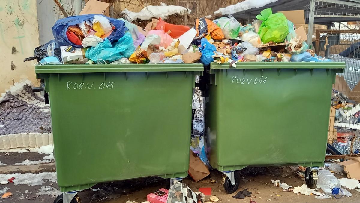 Cine este responsabil în scandal din cazul deşeurilor neridicate din Ploieşti?