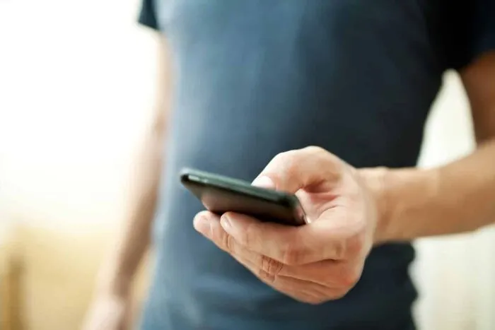telefon-0308947575.jpg