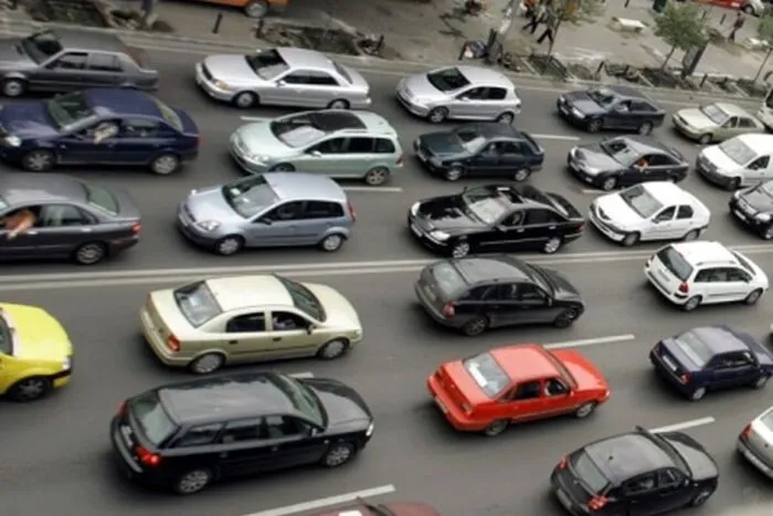 masini_auto_trafic_drumuri_aglomeratie_.jpg
