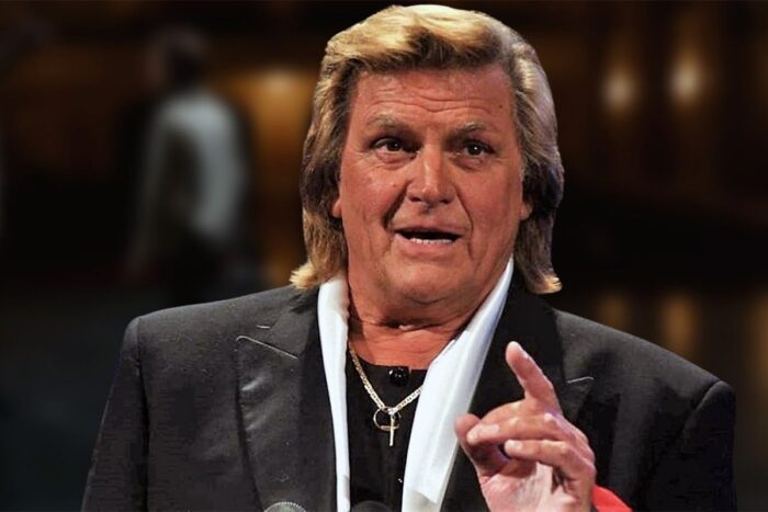 Florin Piersic imagini dureroase. Nu a mai putut pasi pe scena a ramas spectator. Indragitul actor a