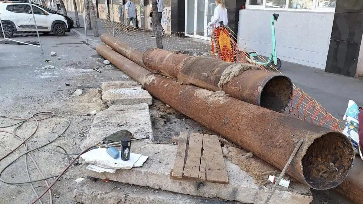 În Bucureşti, în cadrul lucrărilor de mentenanţă, apa caldă şi căldura vor fi oprite în peste 700 de blocuri din Sectorul 3 şi 5