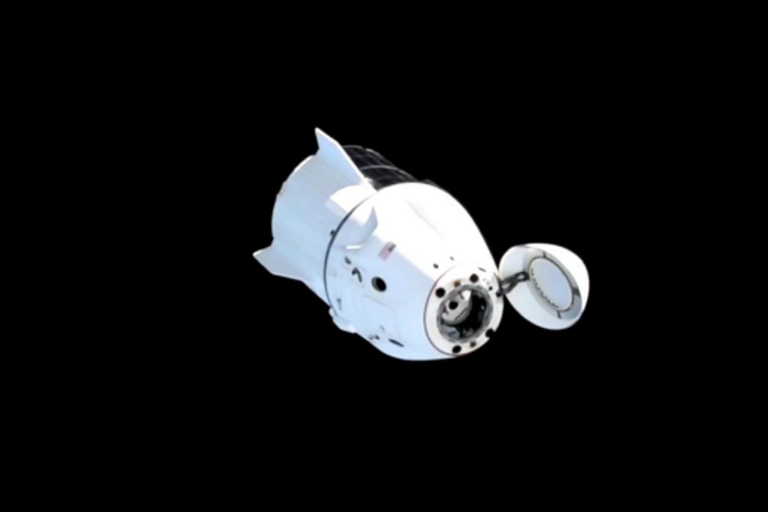 astronautii nasa blocati de noua luni in spatiu s au desprins de statia spatiala internationala si r