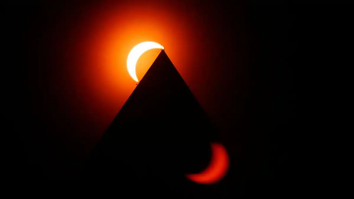 Eclipsa parţială de Soare de pe 29 martie 2025, se va vedea şi din România