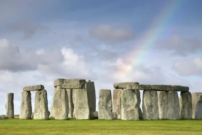 monumentul megalitic flagstones din anglia este mai vechi decat stonehenge ce au descoperit arheolog