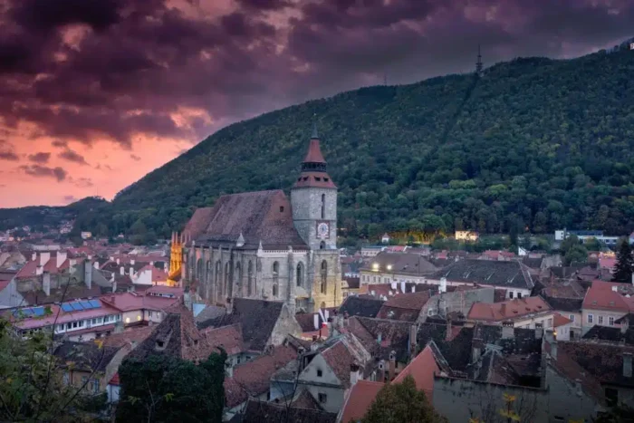 Ce este conceptul "Treetop Walk", potecă în vârful arborilor. Proiectul face furori în întreaga lume o companie germana va aduce la brasov conceptul treetop walk poteca in varful arborilor proiectul fa
