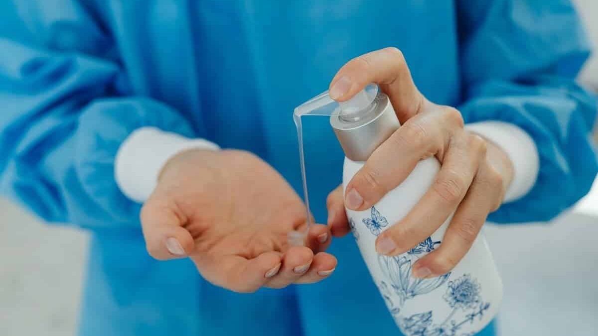 Ghid complet pentru igiena impecabila Sapunuri profesionale si dezinfectanti de