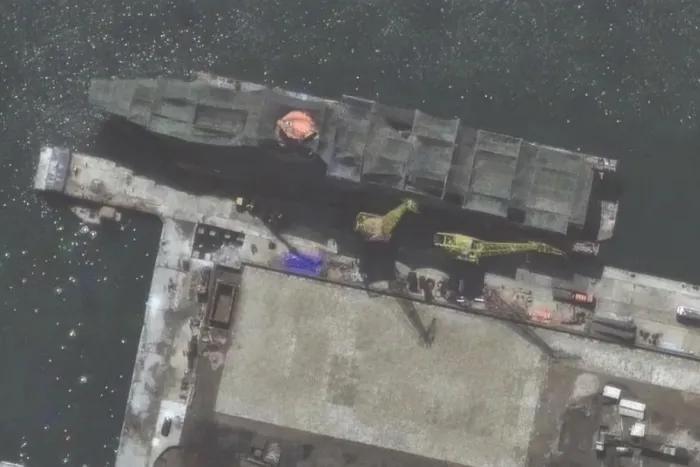 kim-jong-un-isi-face-cea-mai-mare-si-mai-puternica-nava-de-razboi-ce-arata-fotografii-din-satelit-su.png