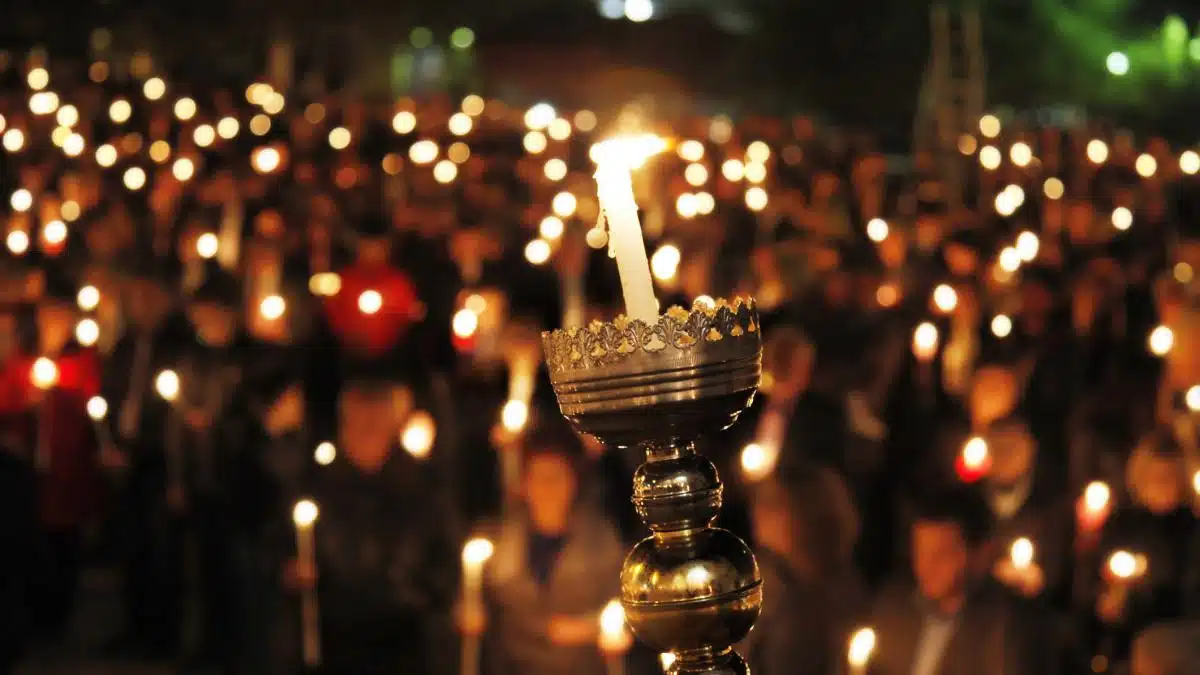 Lumina Sfântă va fi adusă, de la Ierusalim sâmbătă seară, la ora 19.00