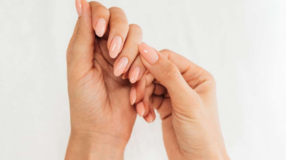 Care sunt lipsurile dintr-un corp, date de aspectul unghiilor? 2148766575