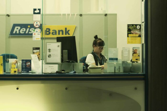 Care sunt soluţiile rapide de gertionare când ai mai multe credite Ce faci cand esti coplesit de rate 3 solutii cu