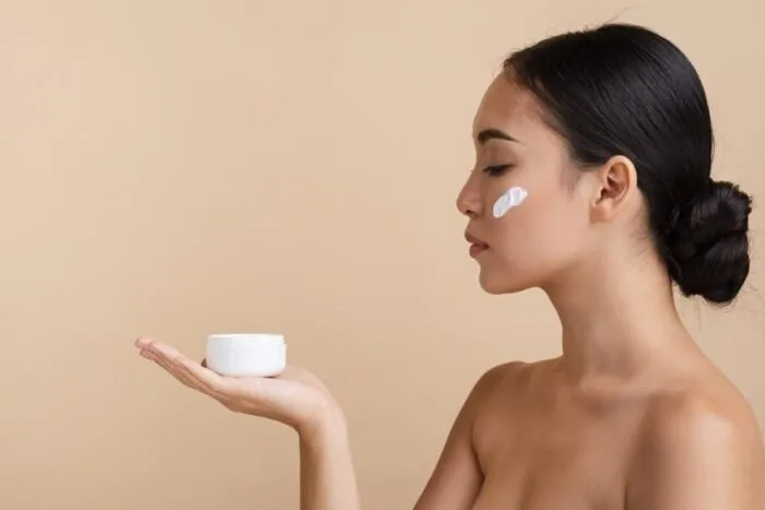 Ce-tip-de-crema-alegi-in-functie-de-varsta-si-sezon.jpg