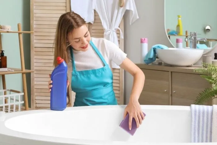 How-to-Clean-Your-Bathtub-the-Right-Way.jpg