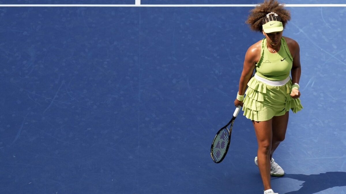 Naomi-Osaka-inceput-ezitant-pe-zgura-eliminata-in-primul-tur-la-Madrid-de-Lucia-Bronzetti.jpg