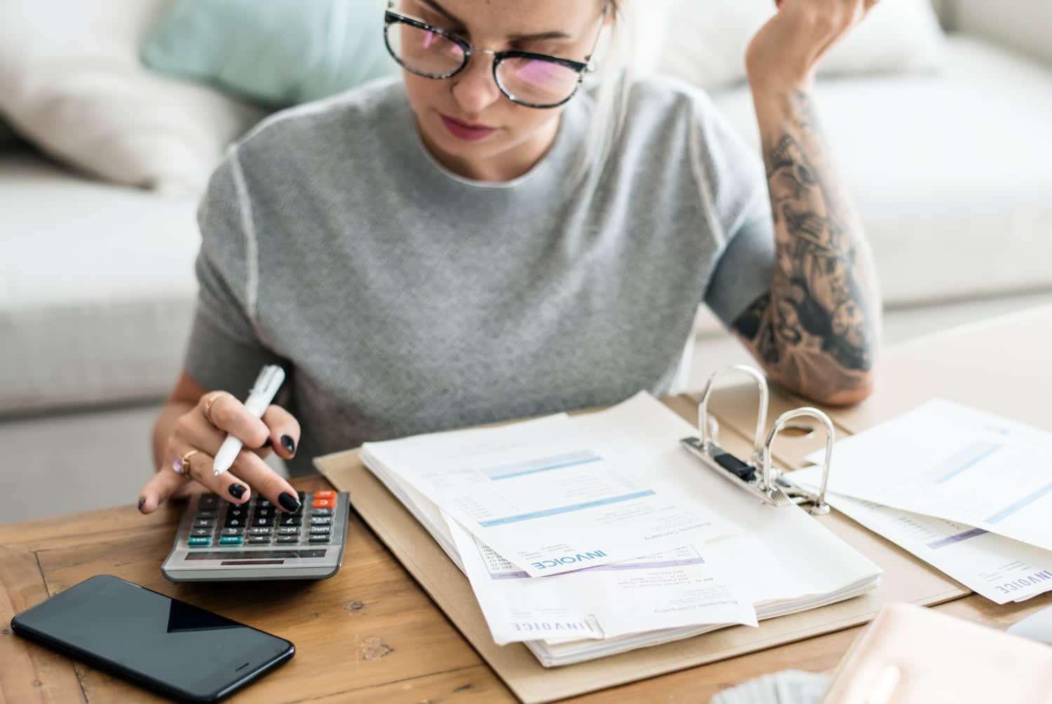 Care sunt metodele prin care românii își pot reduce legal taxele și impozitele?