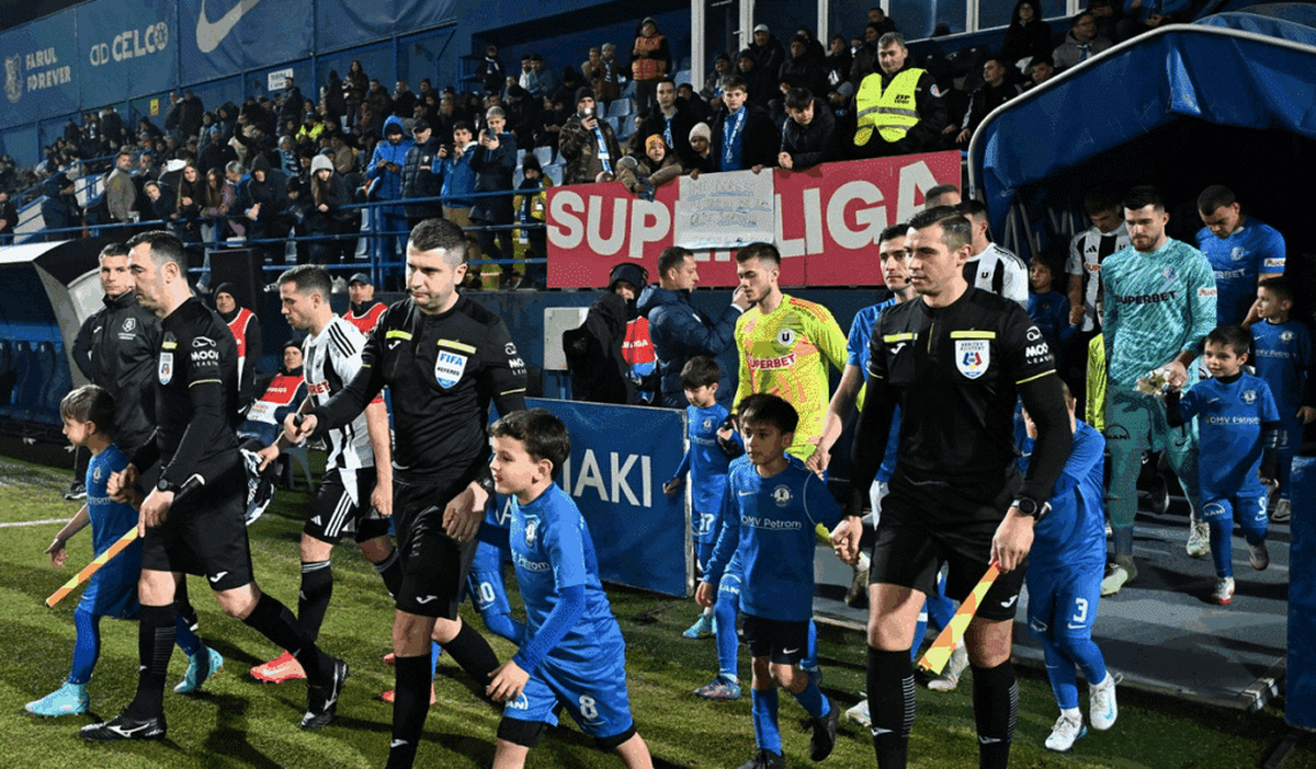 La echipa de fotbal, Farul Costanţa, nouă jucători de sezonul anterior vor fi excluși
