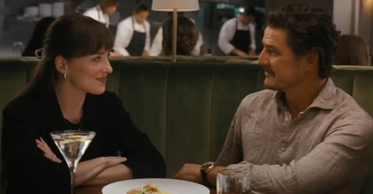 Care este povestea unei pețitoare, din viața reală comparativ cu filmul în care joacă Dakota Johnson?