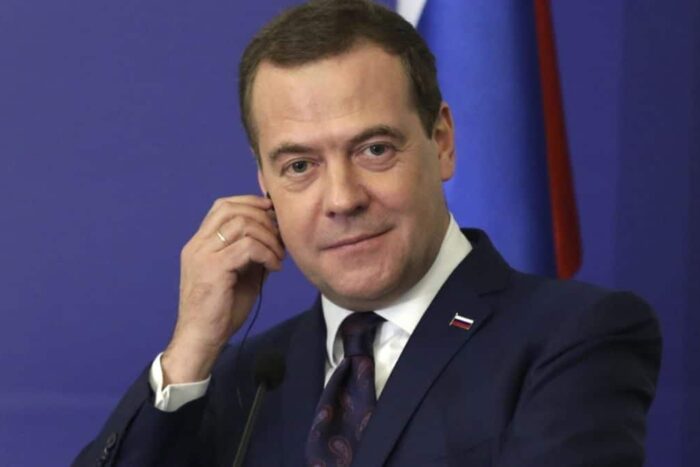 dmitri-medvedev-e1746273990687.jpg