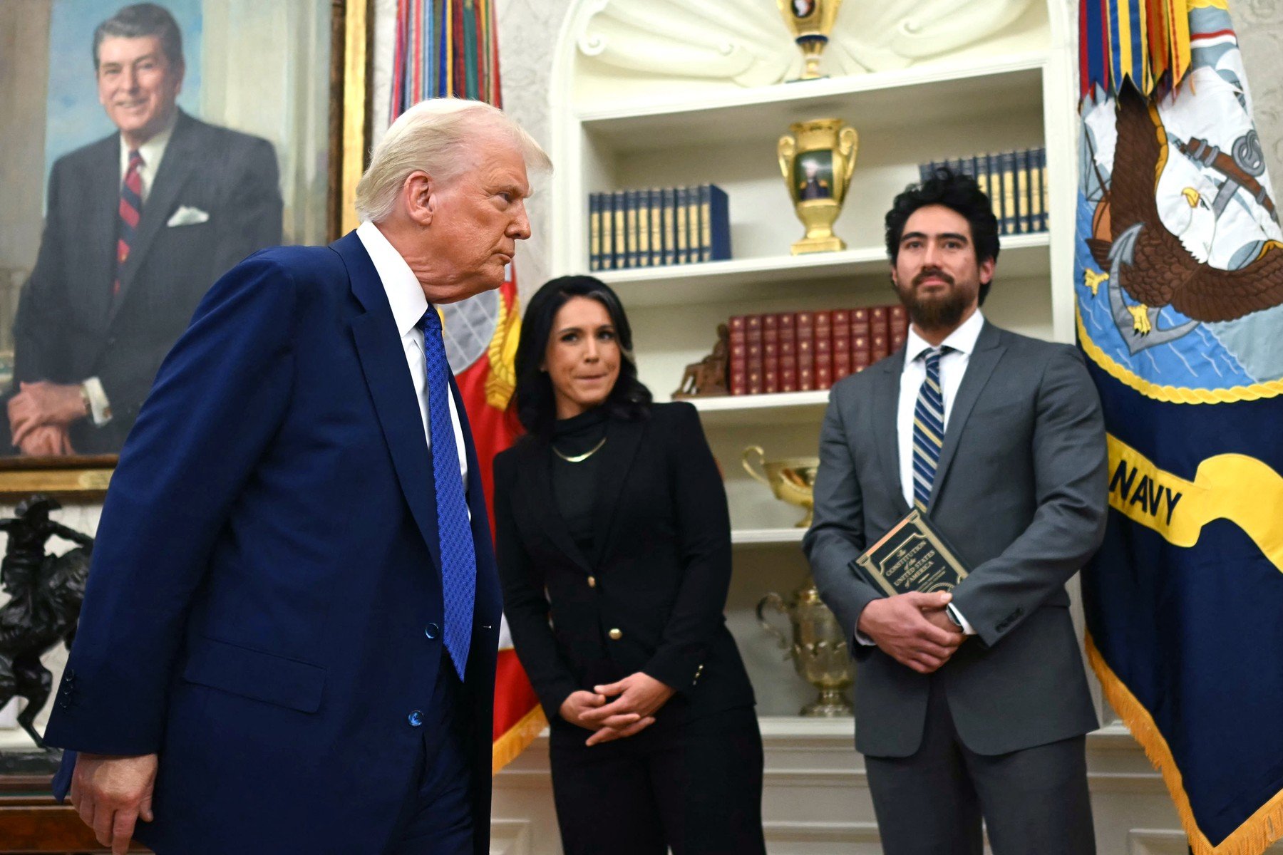 Ce crede fostul analist CIA, Brian ONeill, despre periculoasa tendință de politizare a Comunității de Informații americane de către Donald Trump?