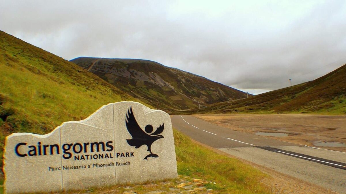 Misterioasa dispariție a bărbatului care a surprins „cea mai clară fotografie cu un OZN” fotografia ar fi fost realizata in timpul unei drumetii in cairngorms in 1990 foto globalnationalpa