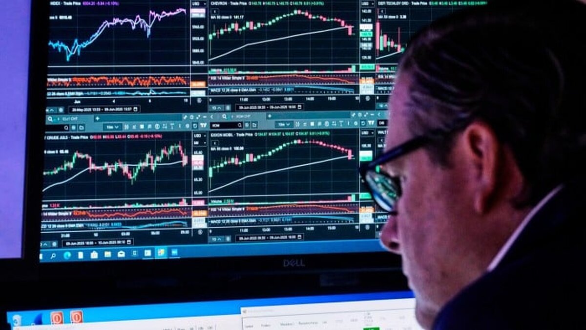 Situatia geopolitică actuală stimulează interesul pentru sectorul de apărare https3A2F2Fd1e00ek4ebabms.cloudfront.net2Fproduction2Fca2d800f 0244 4691 9d3b 697ba96beb56