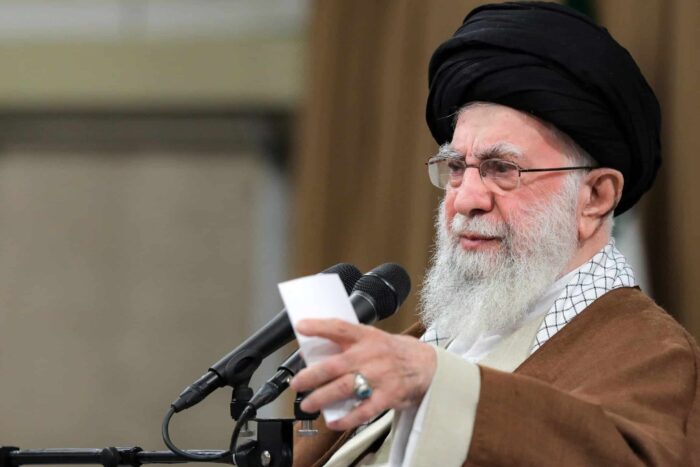 liderul suprem al iranului ali khamenei foto hepta 2 scaled e1750311444826