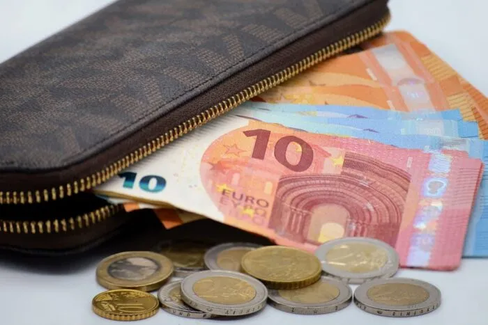money-7325645_1280.jpg