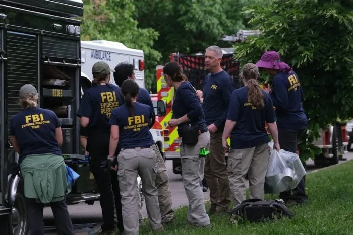 o-echipa-fbi-la-scena-unui-atac-din-colorado-imagine-cu-caracter-ilustrativ-foto-profimedia-e174893.jpeg