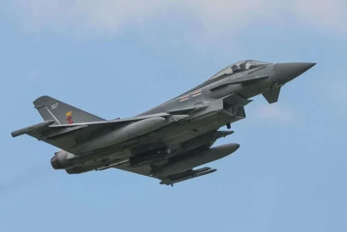 raf-eurofighter-typhoon-fgr4-decoland-de-la-raf-coningsby-coningsby-regatul-unit-28-mai-2025.jpg