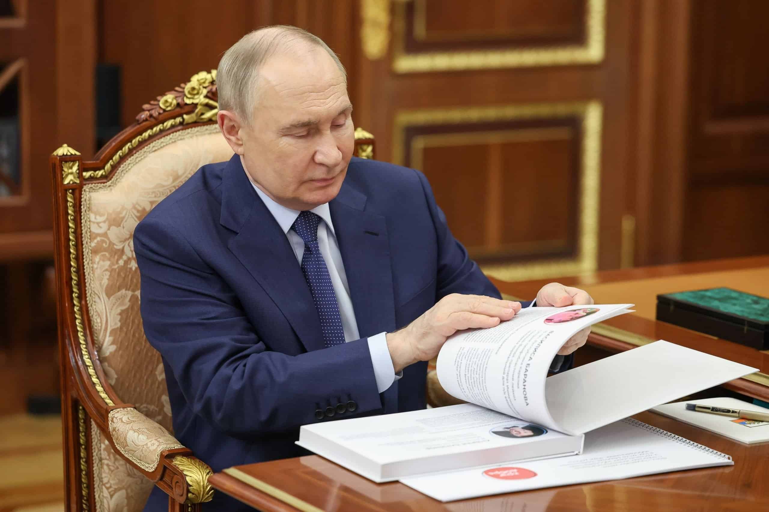 Pentru a testa NATO, Vladimir Putin lansează provocarea omuleților verzi