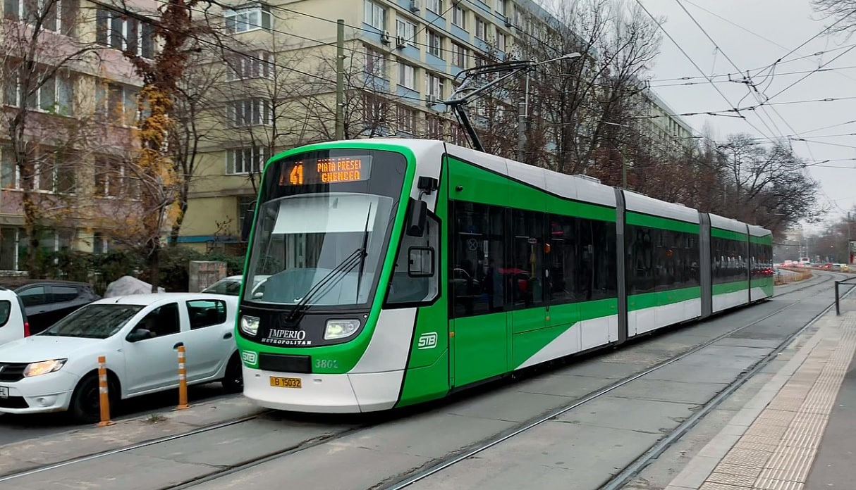 În luna august, în București, tramvaiul 41 se suspendă temporar