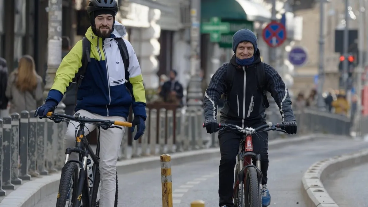 bicyclists-6981564_1280.jpg
